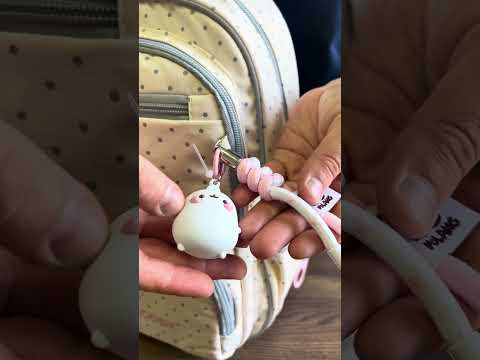 Рюкзак Kite Education 773M Molang, 39х28,5х13,5 см, 13.5 л, 130-145 см, видео 1