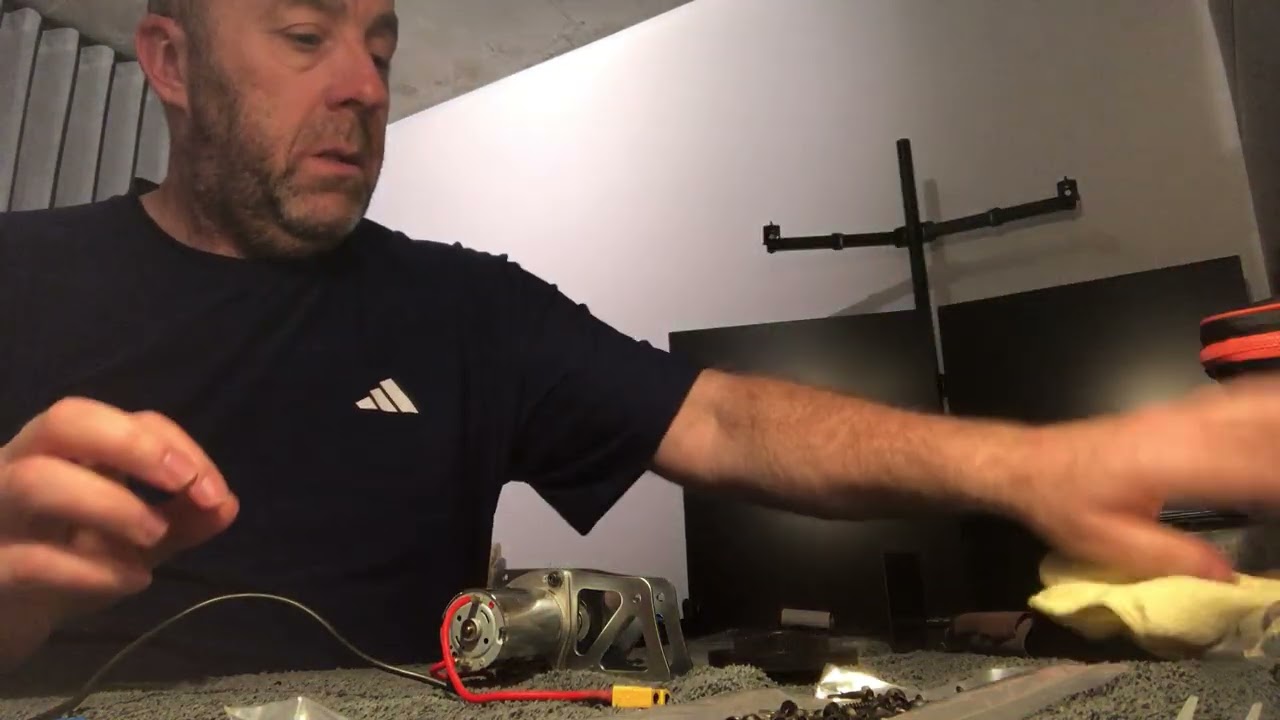 Mugen seiki.   Pro starter box .3   Buggy , part 5.  