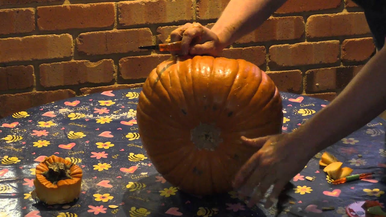 Halloween Special - Carving pumpkin in 4K! - YouTube