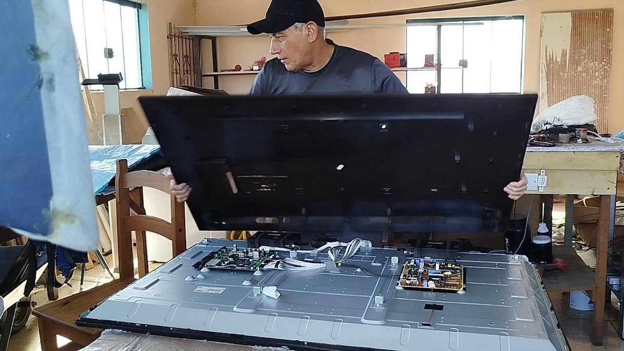 O passo a passo de como trocar os LEDs de uma TV LG 49,