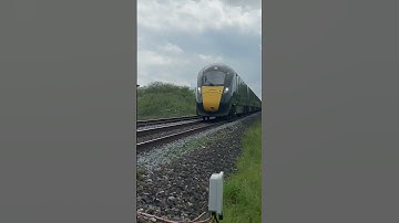 DOUBLE PASS WITH TONE!! A GWR class 800 passing to the south and 2 GWR class 802’s pass to the north