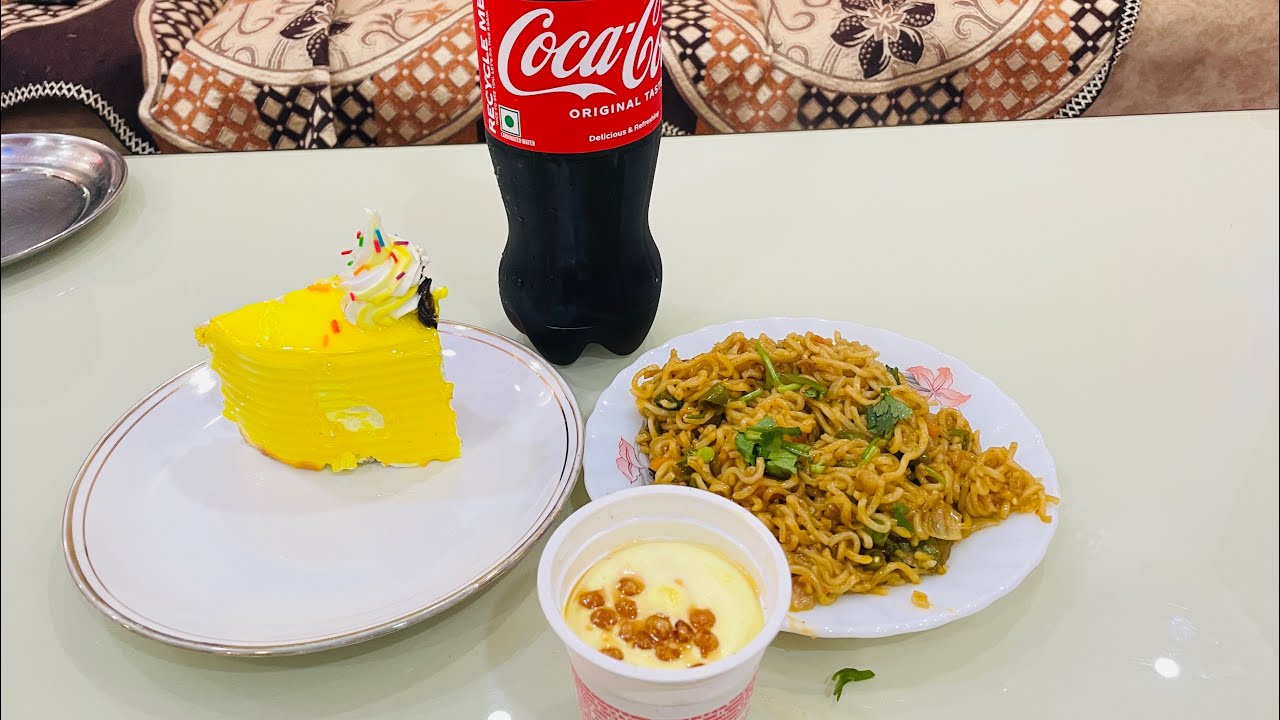 Aise banaye vegetable Maggi aur Ice cream , Coco Cola aur Cake ke sath