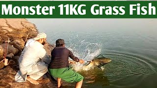 Monster Grass Fish caught in Rawal Dam || 11 KG || Fish Hunting || Mateen Akhtar