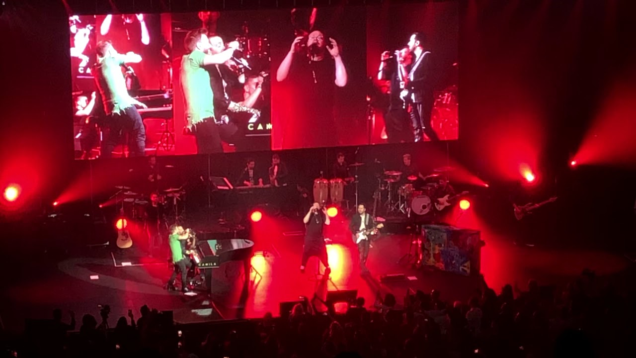 Todo cambio, Camila, en concierto, Cuatro latidos tour, Rosemont