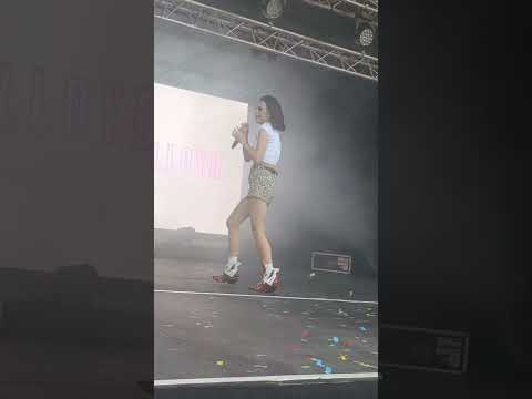 CHER LLOYD SWAGGER