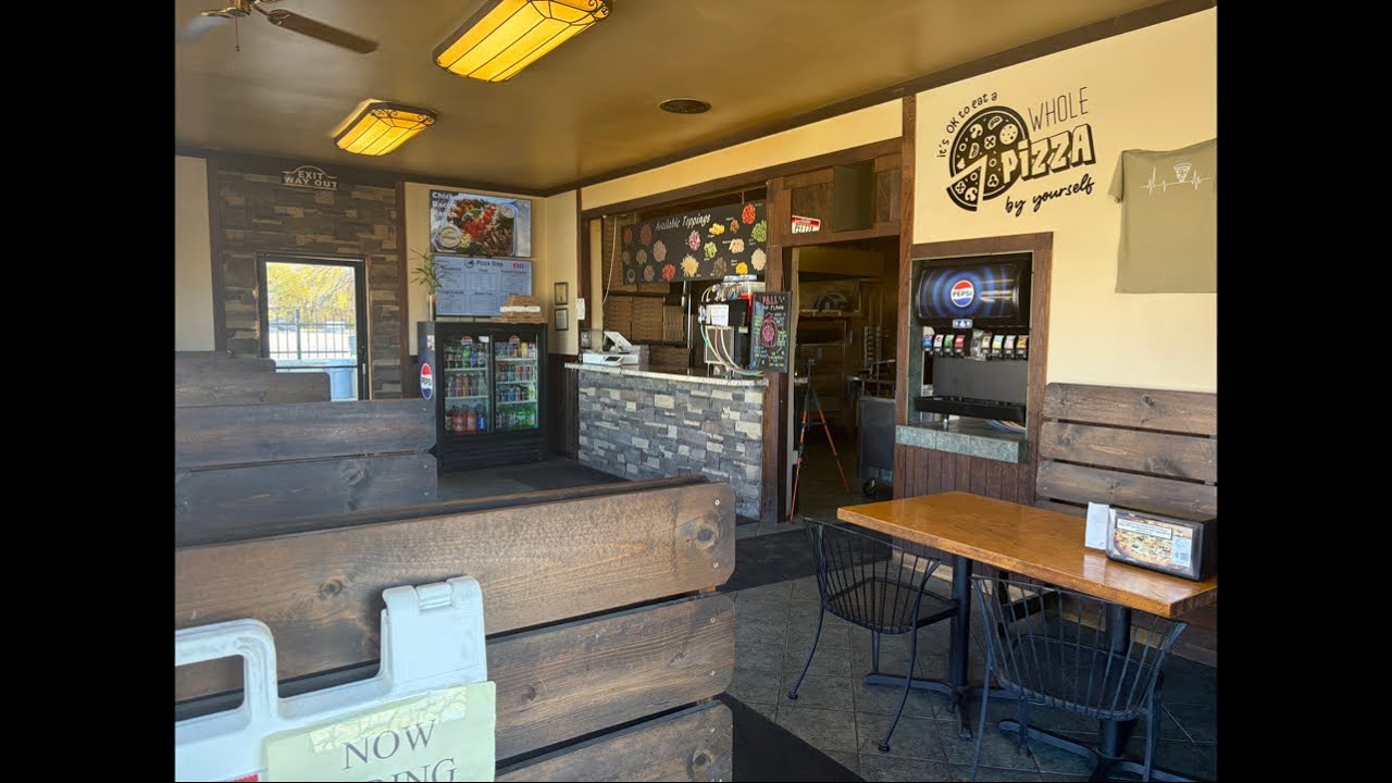 Pizza Stop  is live! Rainy Monday💧