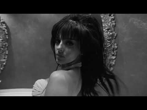 Jessie Murph Blue Strips Official Visualizer 