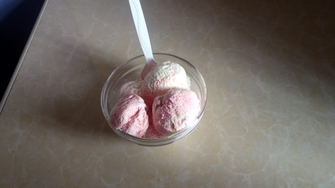 No Condensed Milk Vanilla/Strawberry Ice Cream Perfect 2In1 Ice