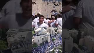 Thousands of Israelis march in Jerusalem to mark Jerusalem day