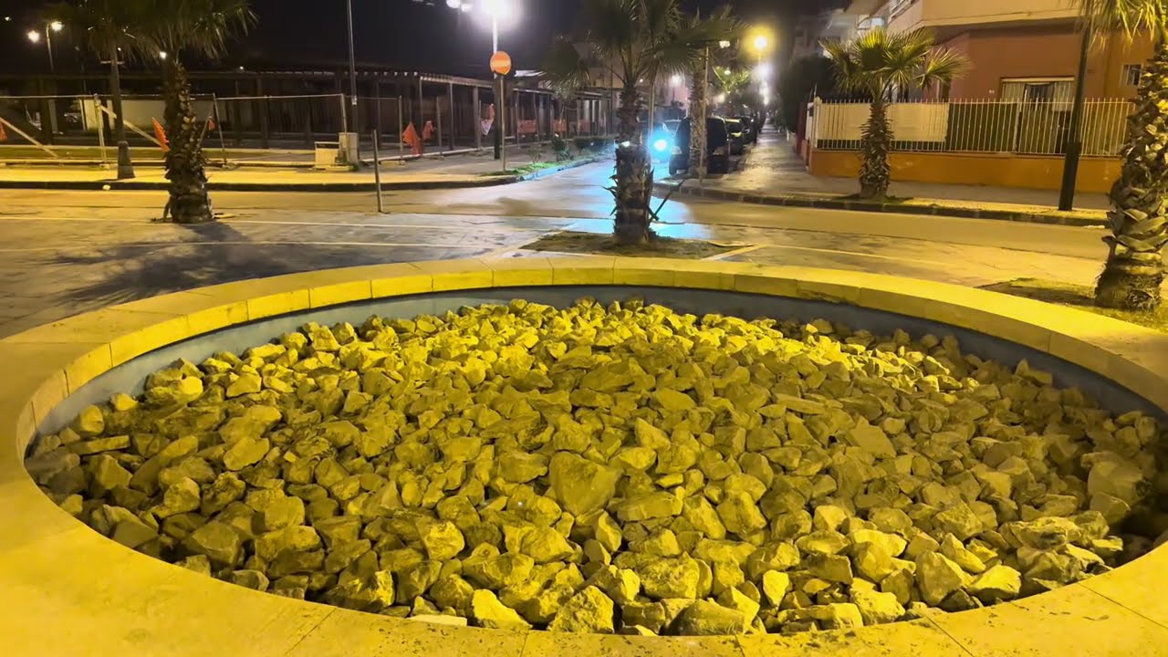 “Scopri Mondragone: Luoghi da Visitare e Consigli Utili”