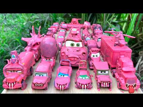 Disney Pixar Cars & Takara Tomy Clean Up Muddy Convoy! Play in the garden
