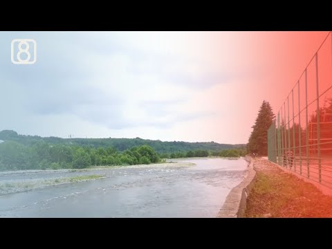 სტადიონი ცენტრალურ მაგისტრალსა და მდინარეს შორის