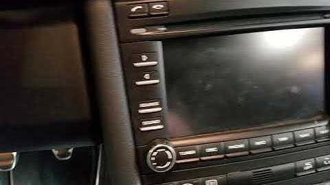 Using the Snap On cordless test light to help a tech find his problem