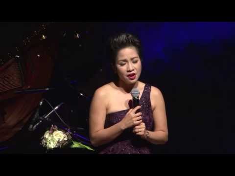 Assista a Mỹ Linh (piano : Nam Anh) - Một Mình no YouTube