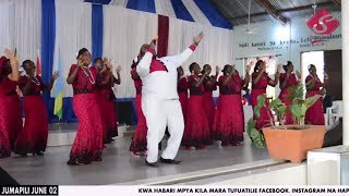 UIMBAJI: Bonge wa 'VINE CHOIR' katika ubora wake, shangwe kanisa zima ibada kuu - June 02 2019