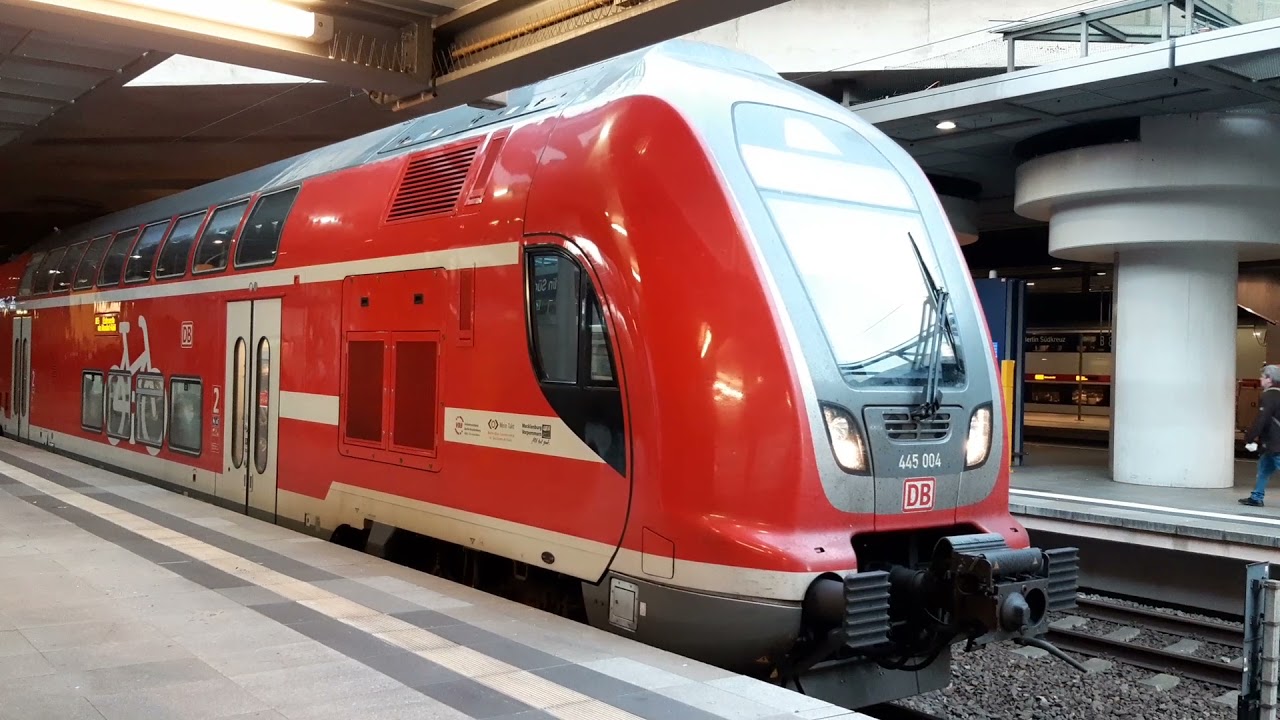 ET 445 "Twindexx" hat Ausfahrt als RE5 in Berlin Südkreuz