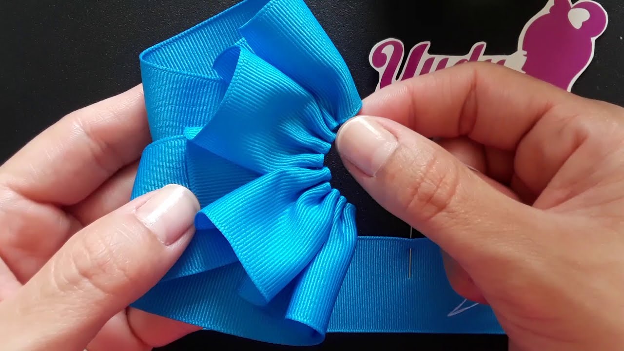 Moño con pliegues, hecho con listón gros. Hermoso, sencillo y fácil de ...
