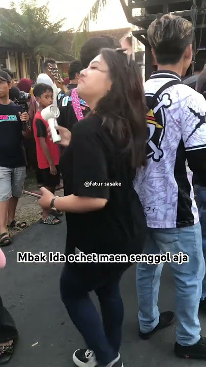 Mbaknya maen senggol aja#shortvideo #short #viral #idaochet#musikdangdutjalanan