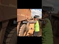 トラックの下敷きになりました...このまま旅は終わってしまうのか? アフリカ縦断6000kmの旅 YouTubeで本編公開中!! #アフリカ縦断 #ガンプ鈴木 #旅