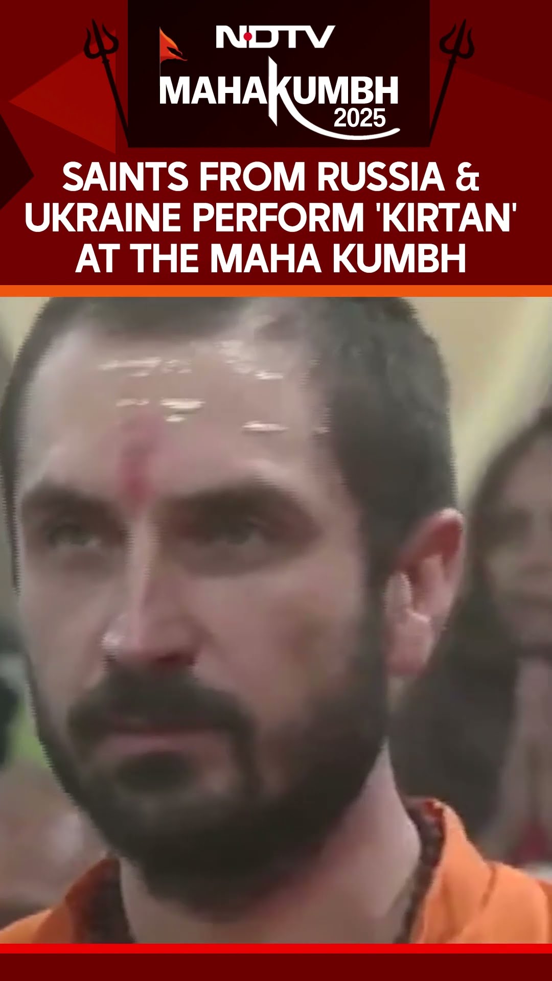 Maha Kumbh 2025 | Russian \u0026 Ukrainian Saints Perform 'Kirtan' at Maha Kumbh | Prayagraj