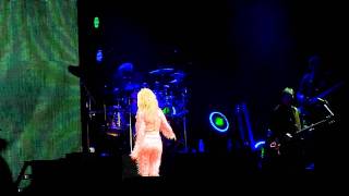 Dolly Parton singing Here You Come Again at Better Day World Tour, SECC, Glasgow 20.08.11 HD