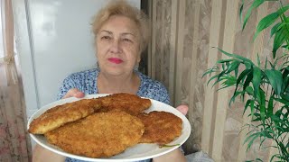 Сочный и очень вкусный шницель. Восхитительное второе блюдо.