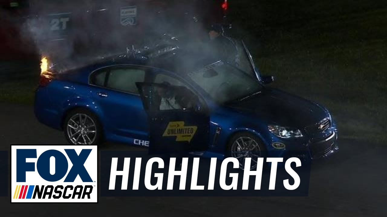 Bild från Chevy börjar brinna under ett race