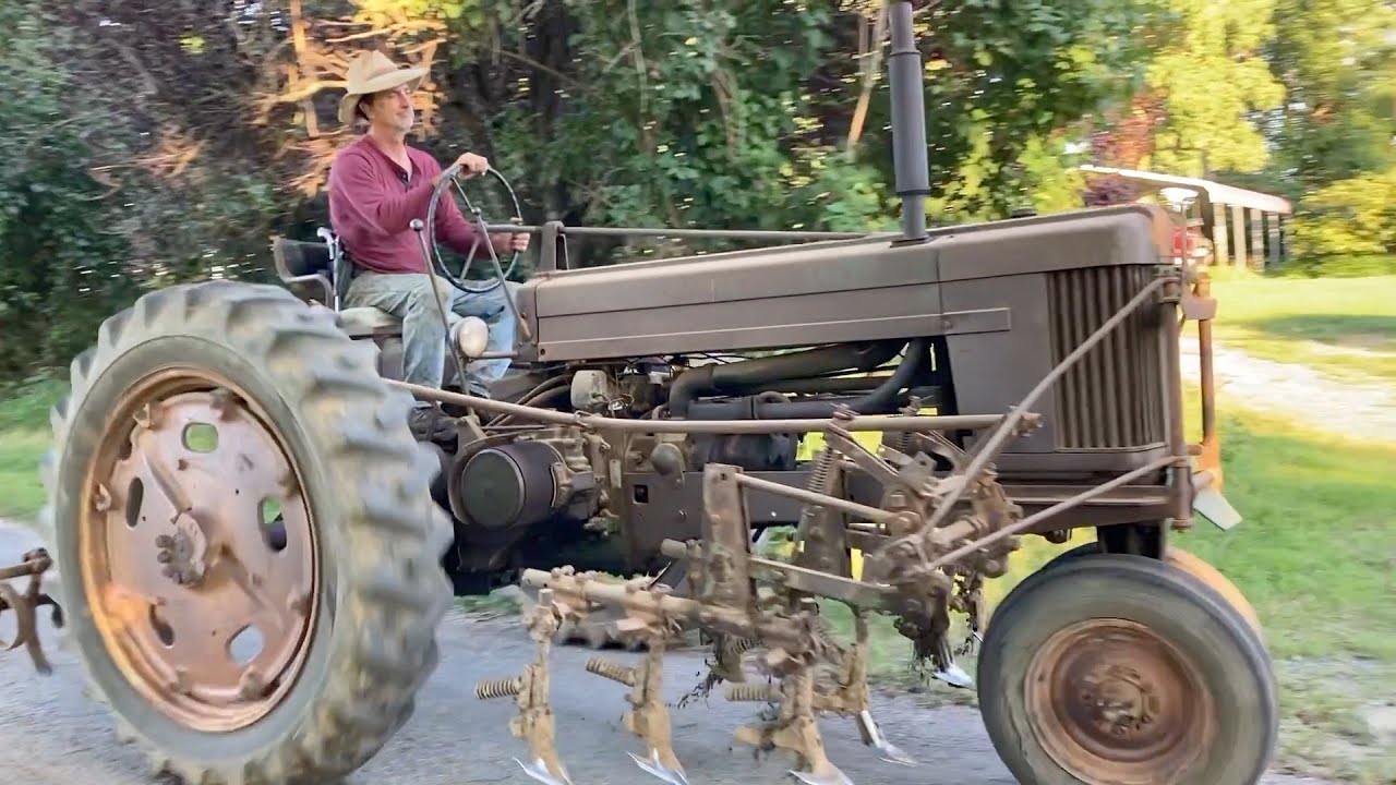 Оригинальный John Deere 50 с культиваторами