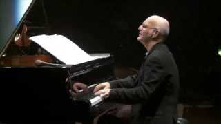 Ludovico Einaudi - Divenire - Live at the  Royal Albert Hall London (2010) - HD