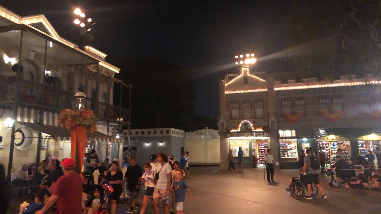 Season Finale of Disneyland’s Main Street Electrical Parade- 09/01/2022