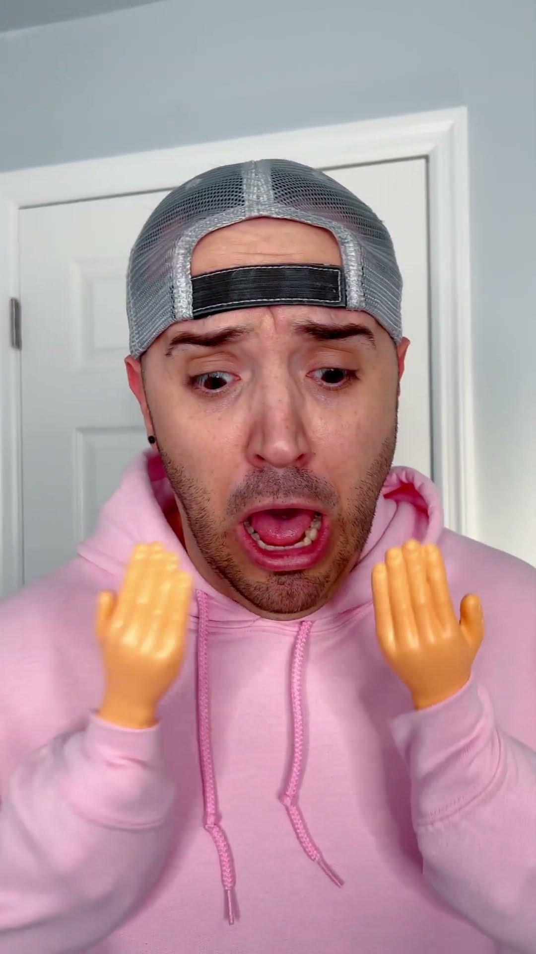 Making pizza with tiny hands ??