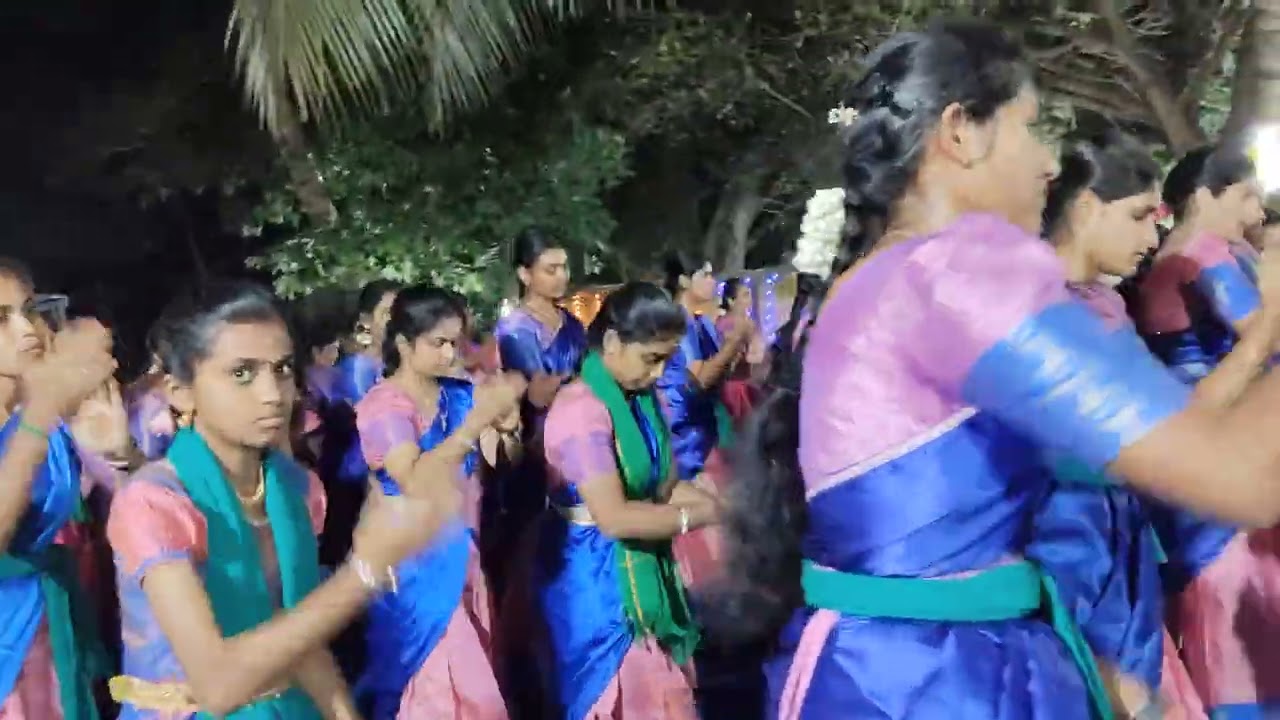 சித்தாண்டிஸ்வரர் கோயிலில் மகா சிவராத்திரிவிழாவில்ஸ்ரீ வெற்றி வடிவேலவன் வள்ளியம்மன் கும்மிவாழை கொம்பு