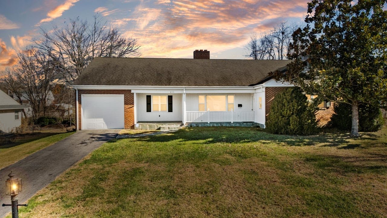 211 Buchanan St, Pearisburg, VA