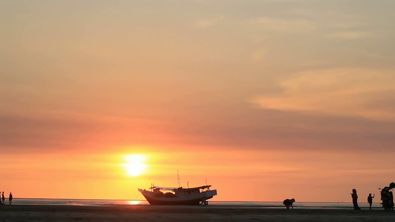 Menikmati Pemandangan Sunset di Pantai Lampu Satu_Merauke-Papua - YouTube