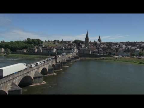 Survol de la Charité-sur-Loire