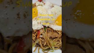 Pancit  canton and Sunnyside up eggs // Pinoy breakfast style