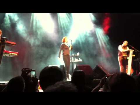 Alison Moyet in San Francisco, CA, 11.11.12 - Don't go