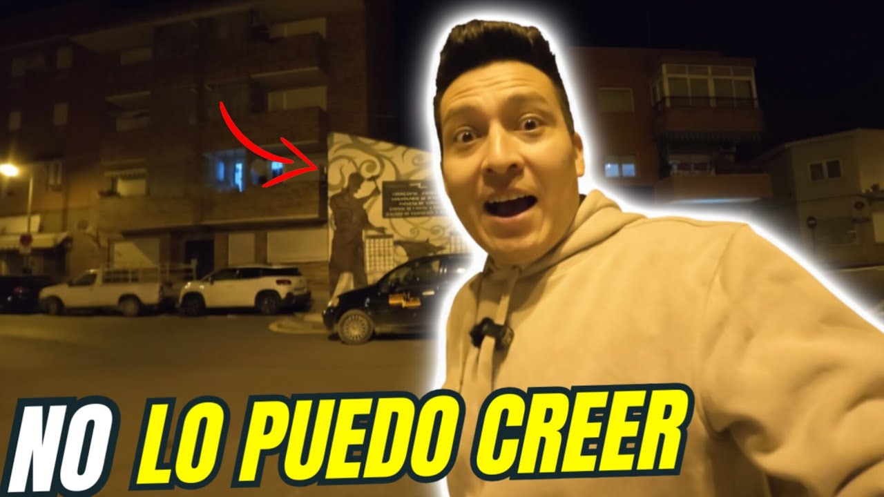 Caminando solo a la 1 a. m. por el pueblo… y no me lo puedo creer.