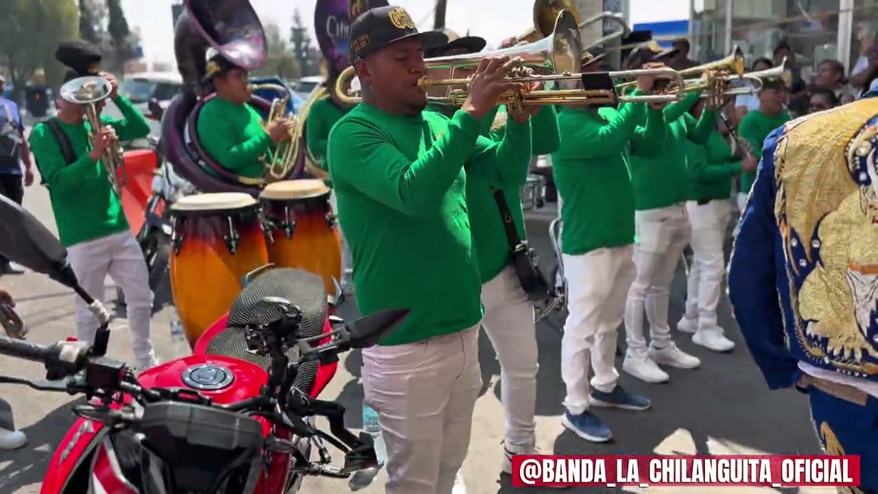 AMORES DE MONTAÑA (BANDA LA CHILANGUITA) #asiteniaqueser 