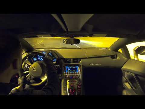 lamborghini-aventador-roadster-night-drive-v12-sound-exhaust