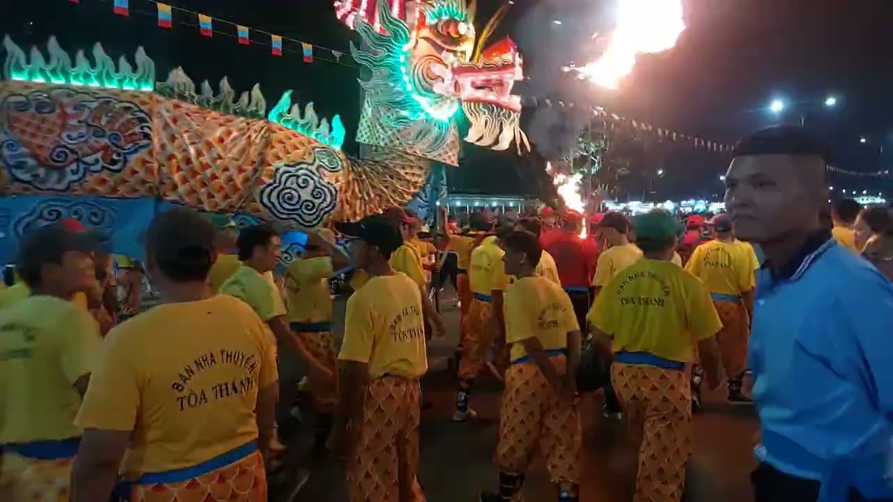 Trực tiếp tại tòa thánh Tây Ninh Mãn nhãn với màn múa lân sư rồng ngày vía đức chí Tôn 