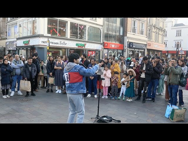 CROWD JOINED FOR BOLLYWOOD SONG AT LEICESTER CITY IN UK | MAIN KOI AISA GEET | COVER BY VISH class=