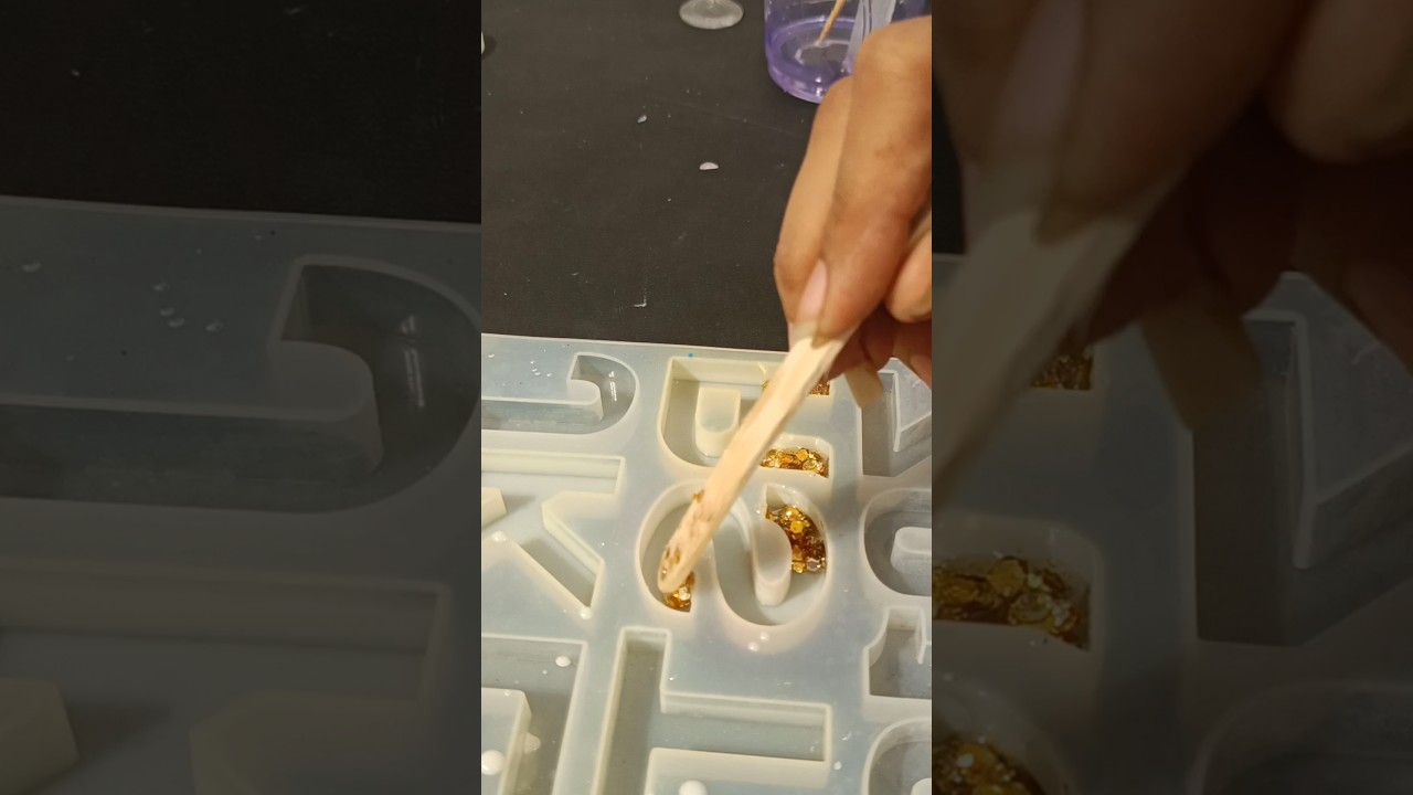 😱🥰DIY R & S Keychain Letter Resin Art work 😱 #diy #resin #art  #viral #shorts