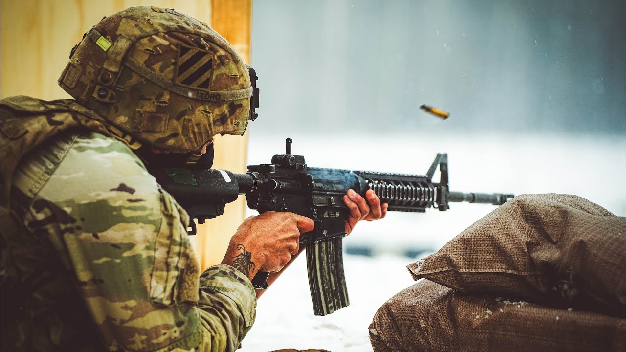 The Loud Cold Echo of an M4 - YouTube