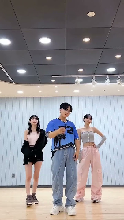This is the kind of video I need on repeat every day 🖤🔥Girl group dance king 👑💃#changbin 🩷#skz