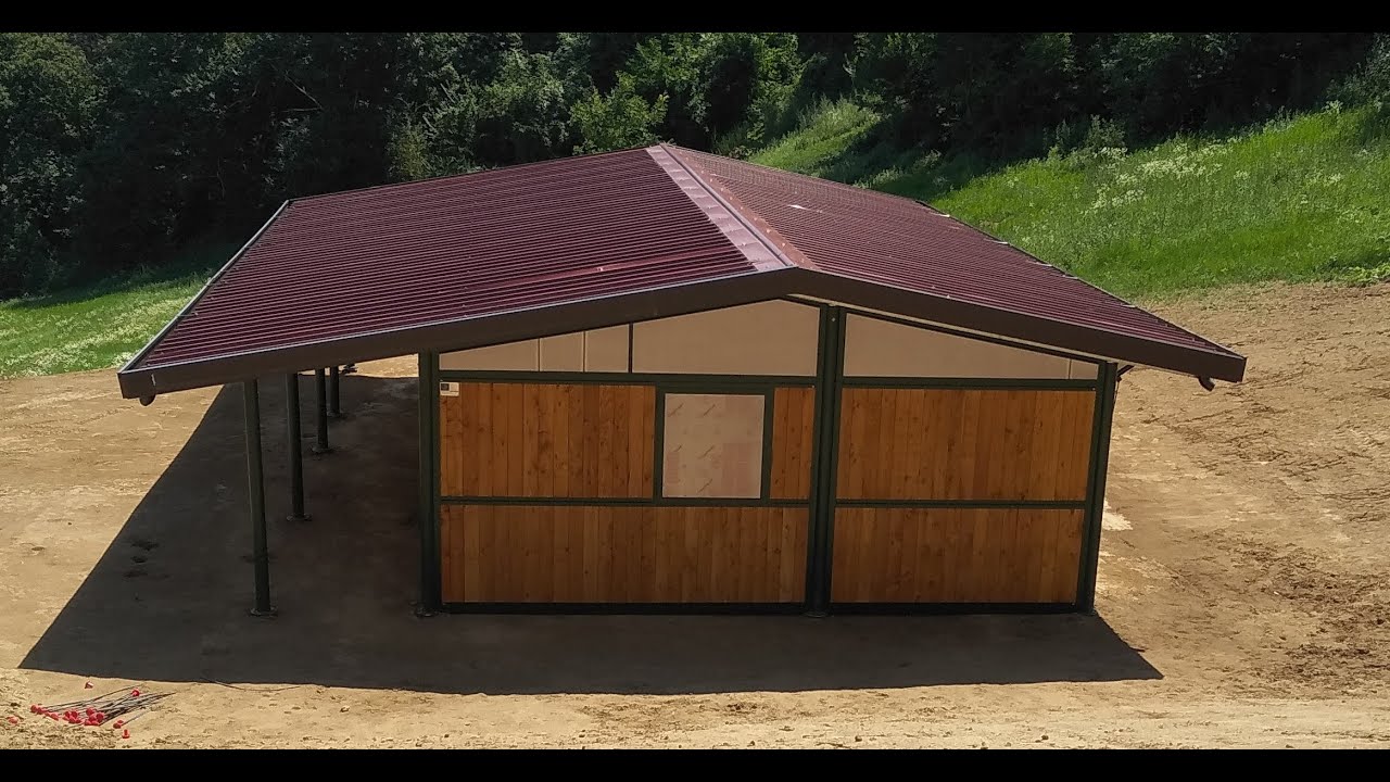 Costruzione stalla su fondazioni a vite Geofix