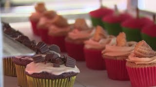 High school culinary students wage cupcake battle