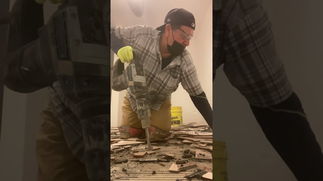 Quitando mosaicos viejos…!!