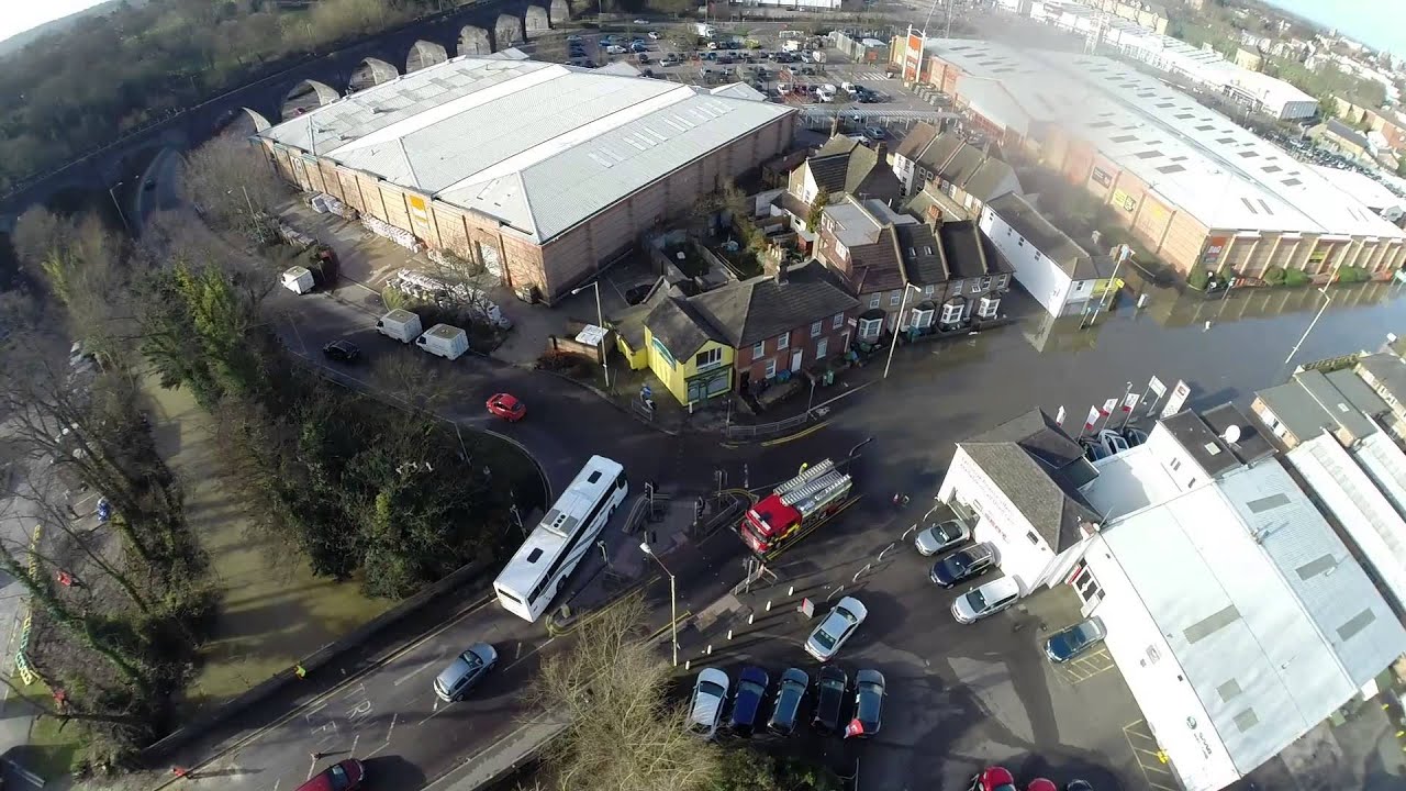 Flooding by B&Q Watford YouTube