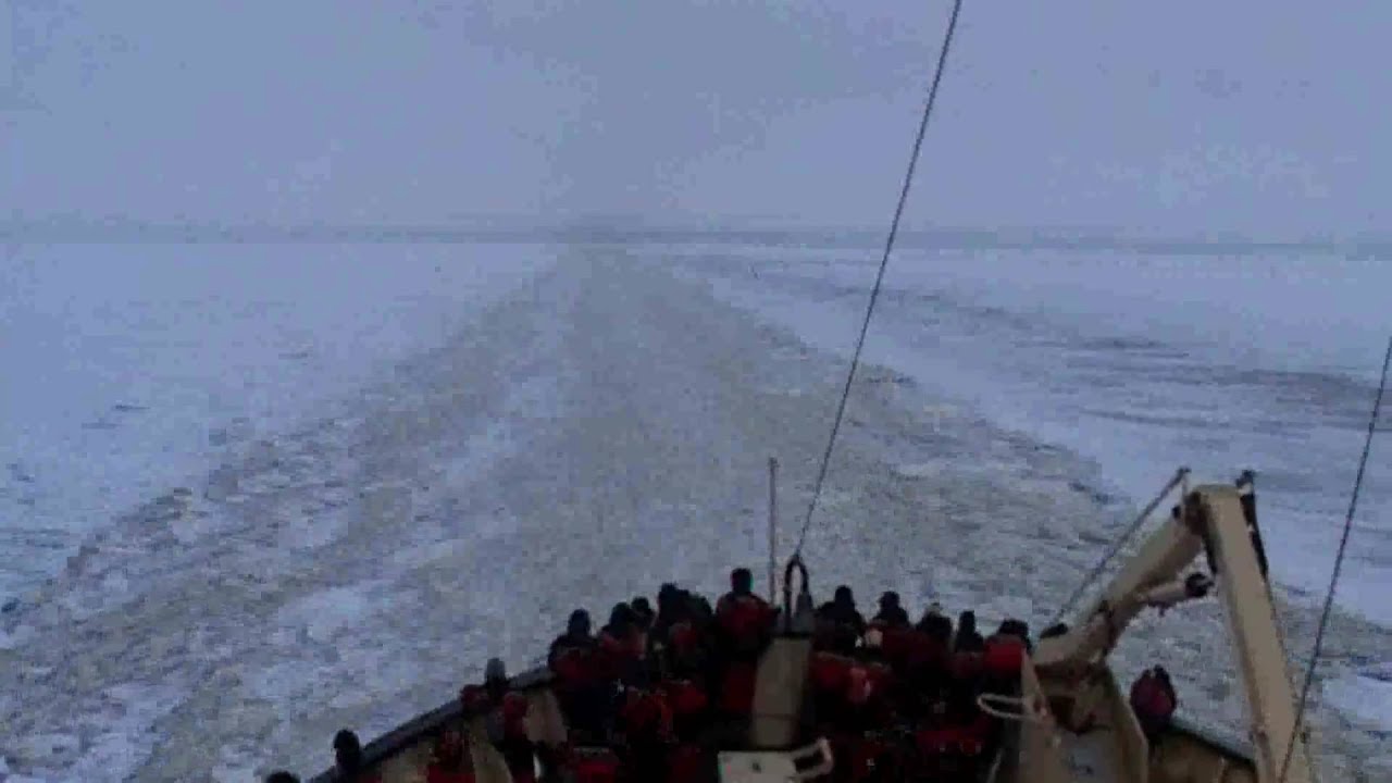 Der finnische eisbrechende Frachter LAURA